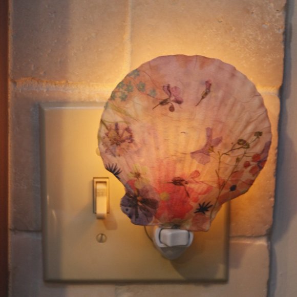 She Shell Night Light with Floral Print Design - Picture 1 of 4